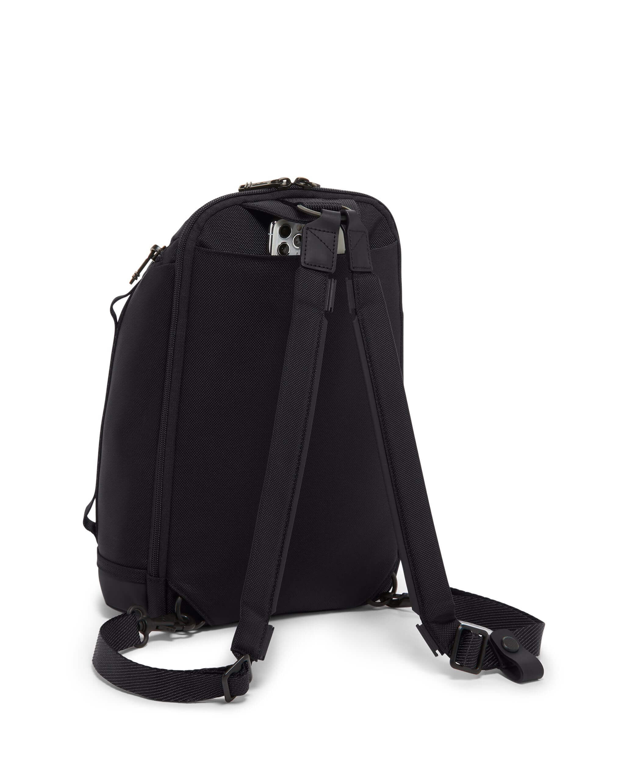 Alpha Bravo Knight Sling Black | TUMI Finland