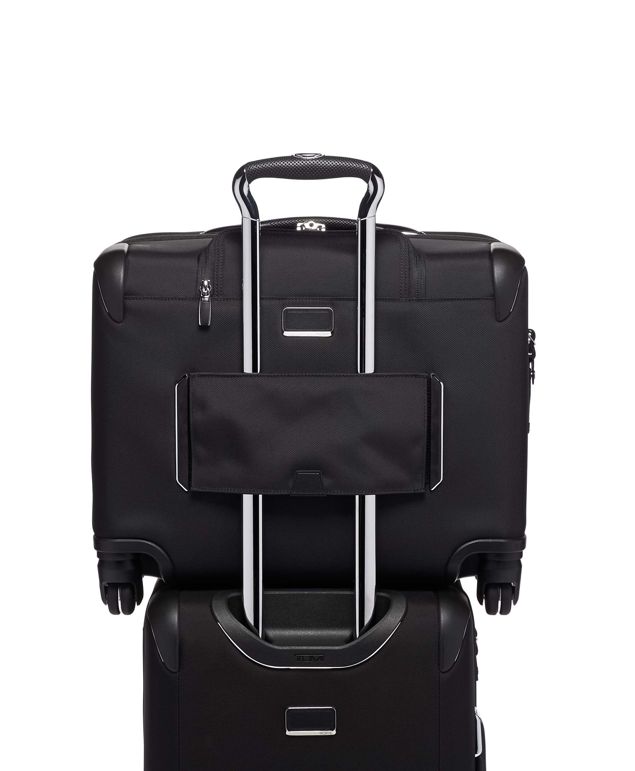 Arrivé Compact Wheeled Brief 39,5 cm Black | TUMI Finland