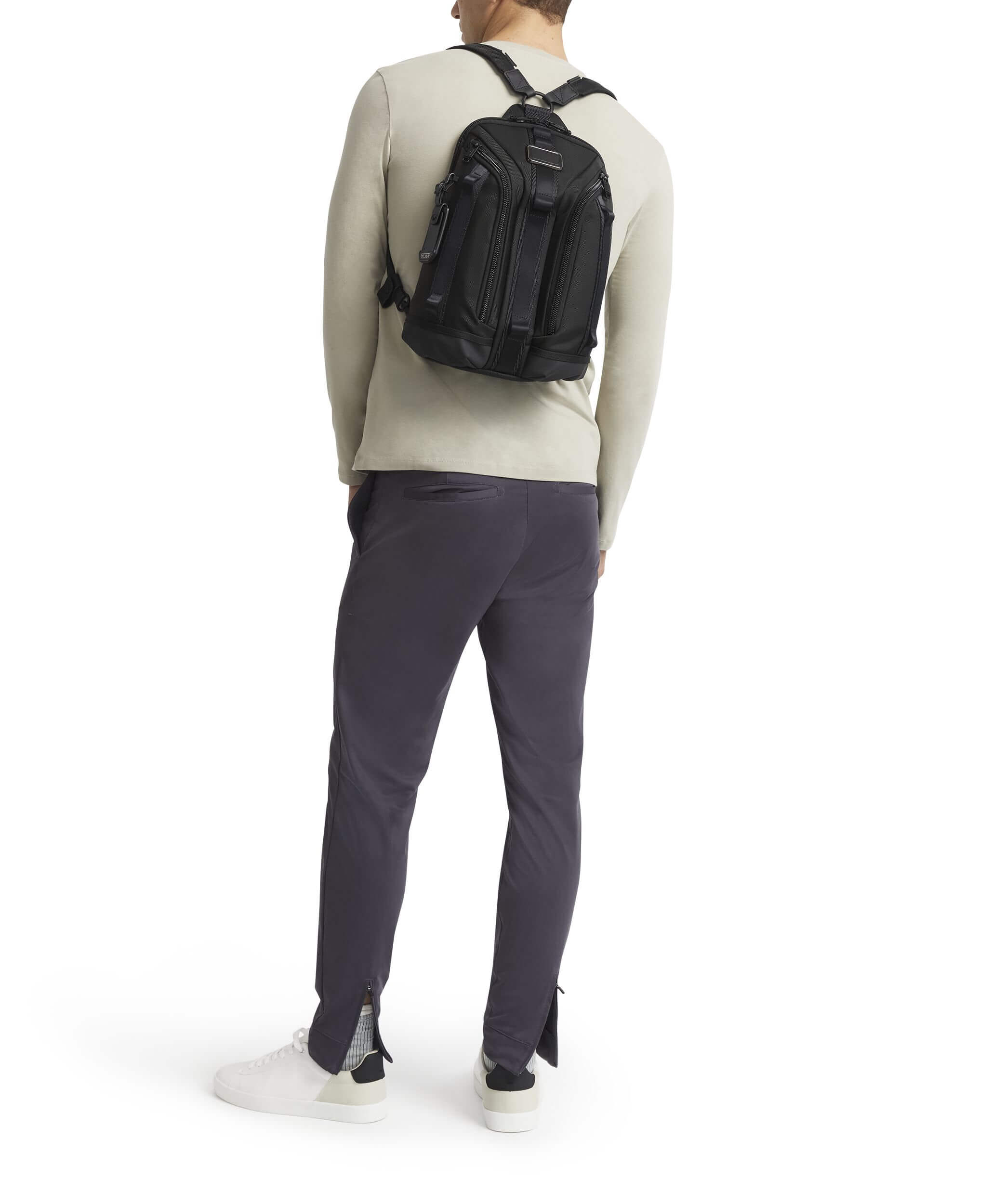 Alpha Bravo Knight Sling TUMI Finland