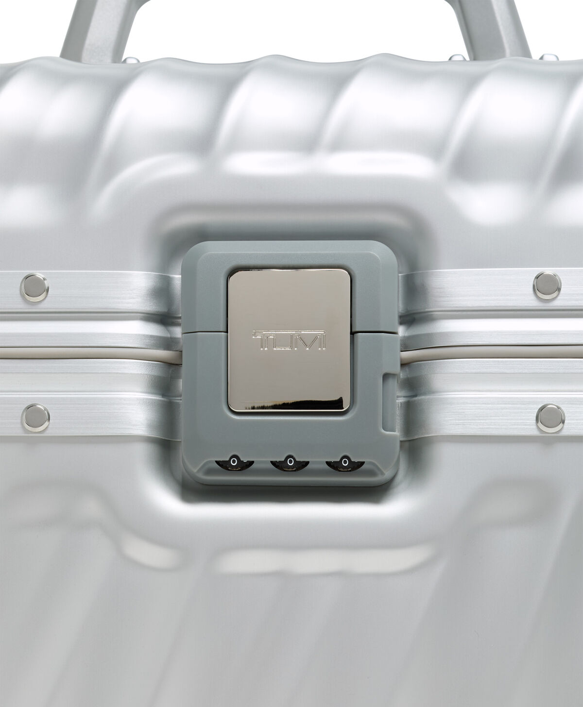19 Degree Aluminium Train Case