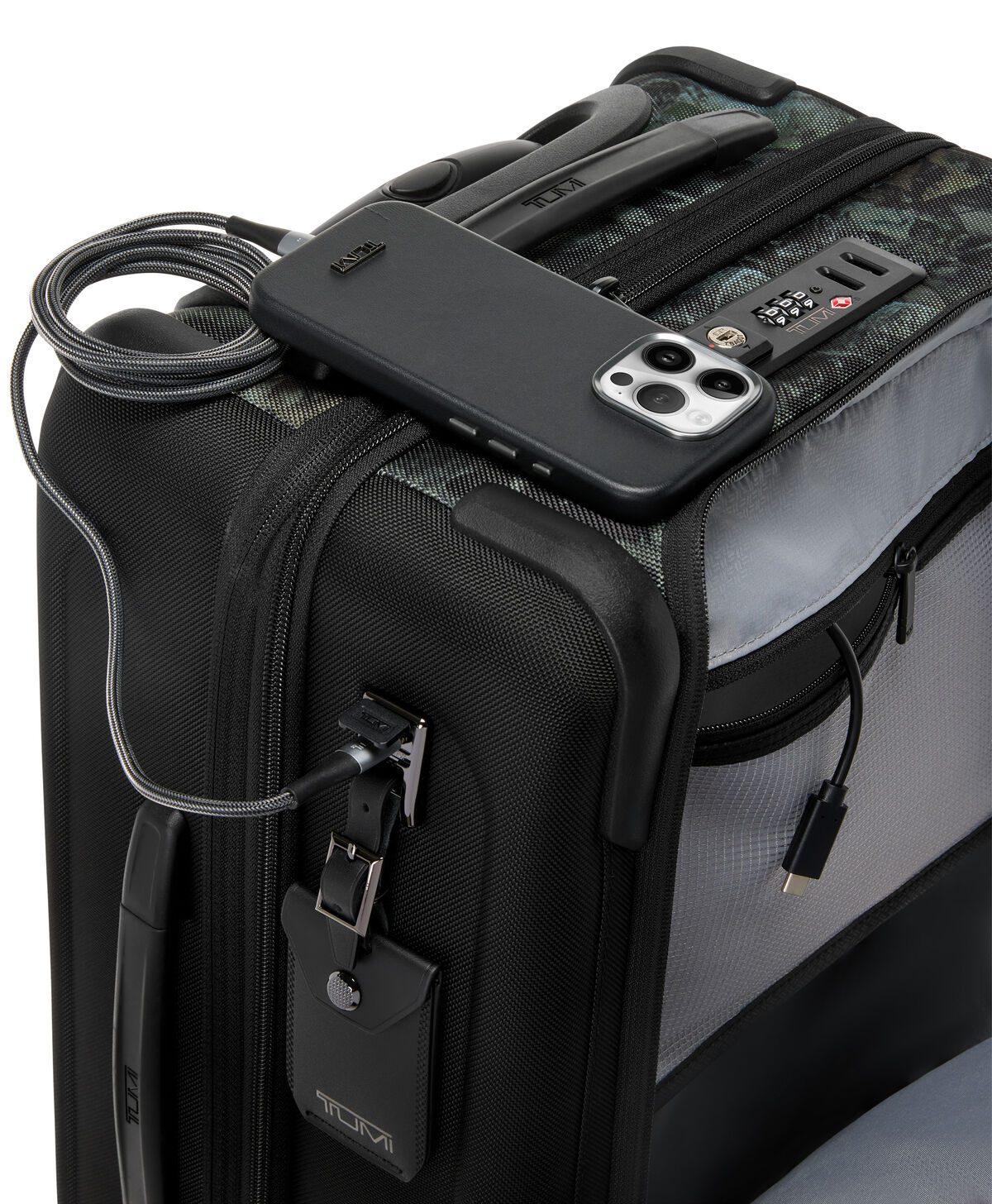 ALPHA Dual Access Expandable Cabin