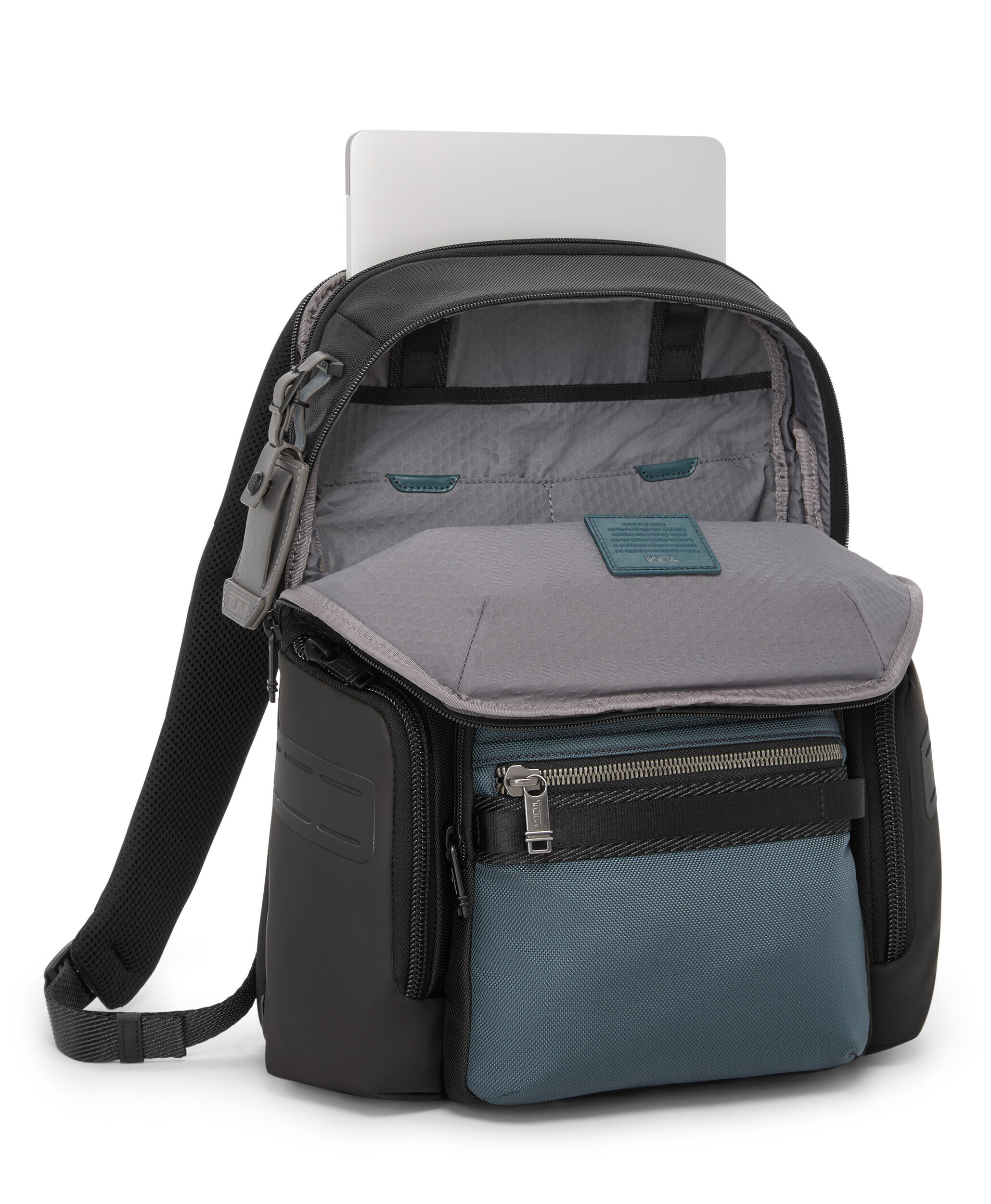 Alpha Bravo Luggage Collection | TUMI
