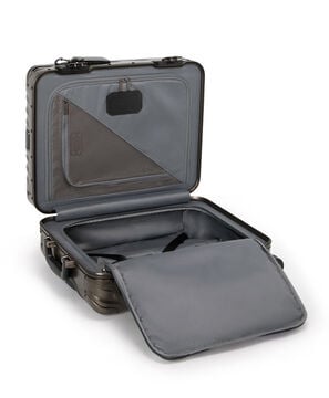 19 Degree Aluminium Continental Carry-On 56 cm 19 Degree Aluminium Continental Carry-On 56 cm