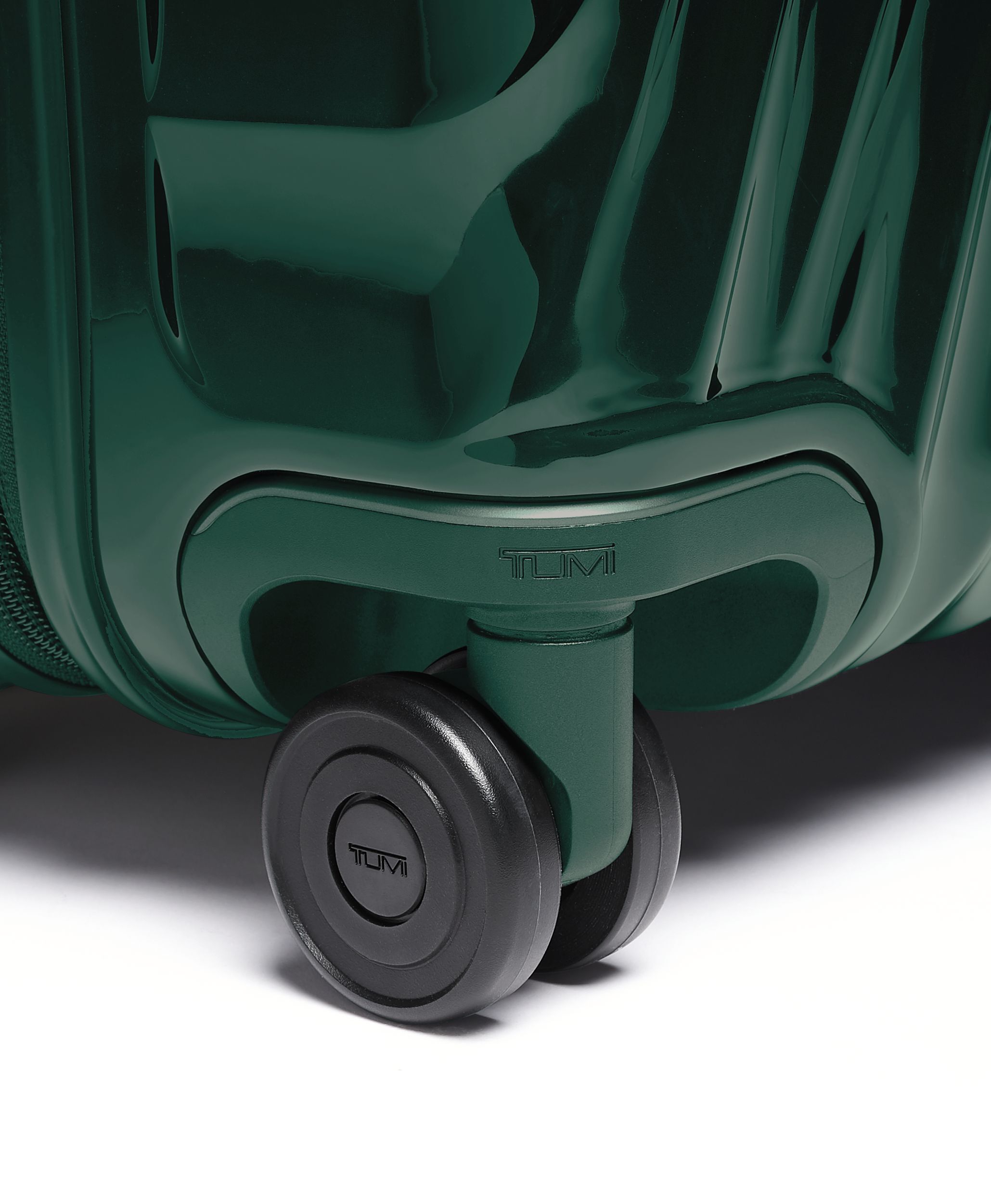 19 Degree Short Trip Expandable Checked Luggage 66 cm Green