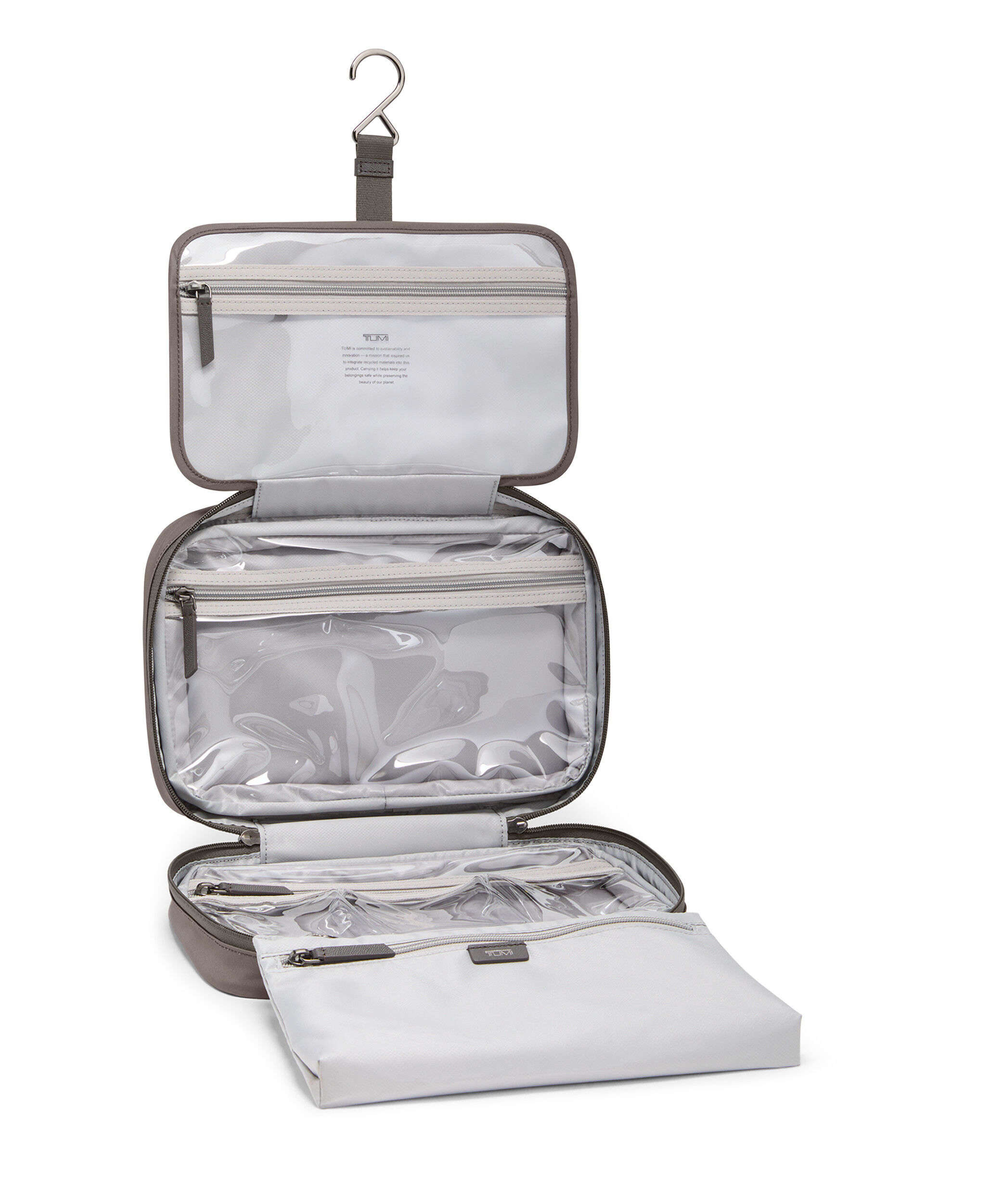 Toiletry & Cosmetic Bags | TUMI