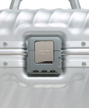 19 Degree Aluminium Train Case