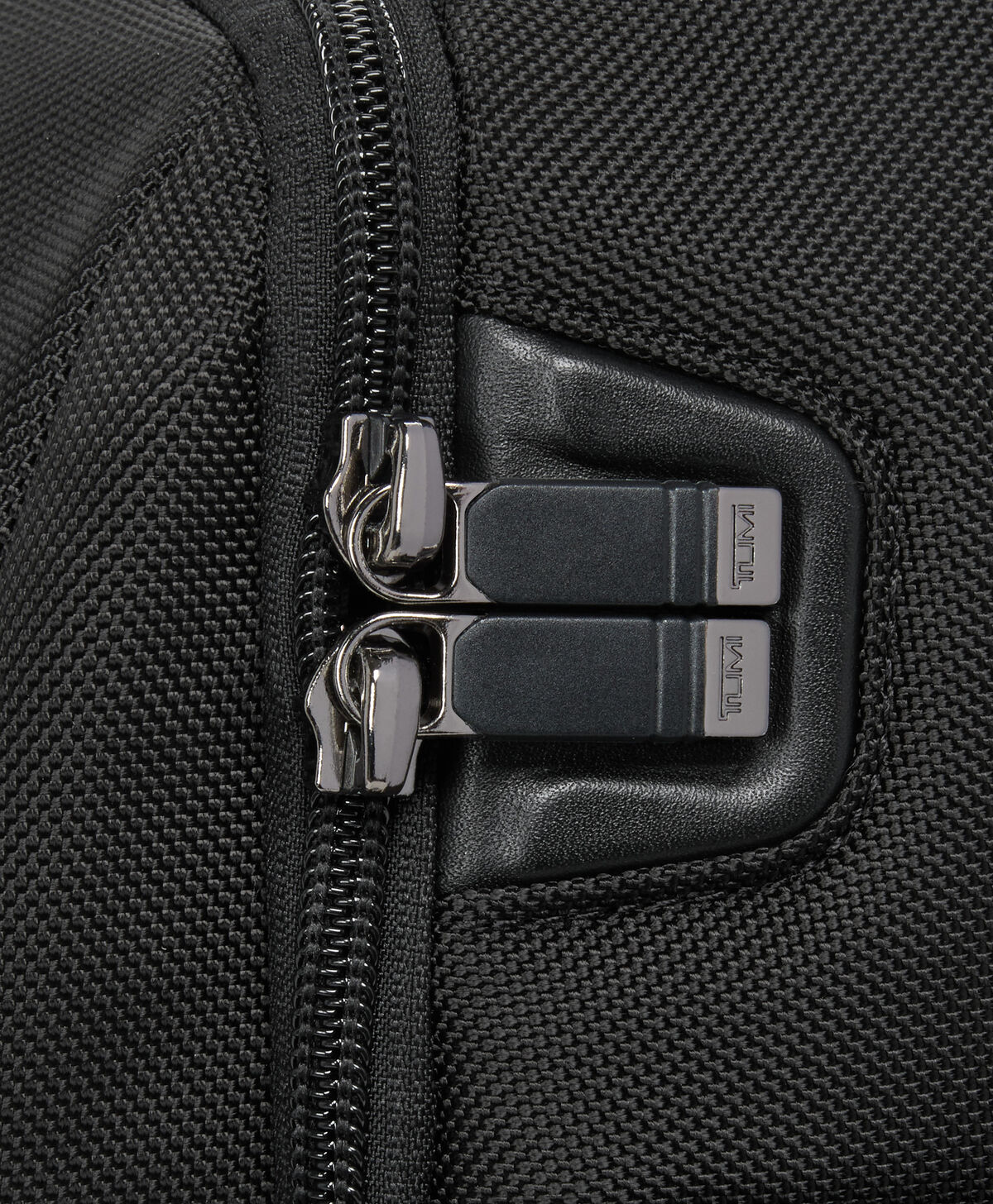 Alpha Medium 15" Briefcase | TUMI Medium 15" Briefcase