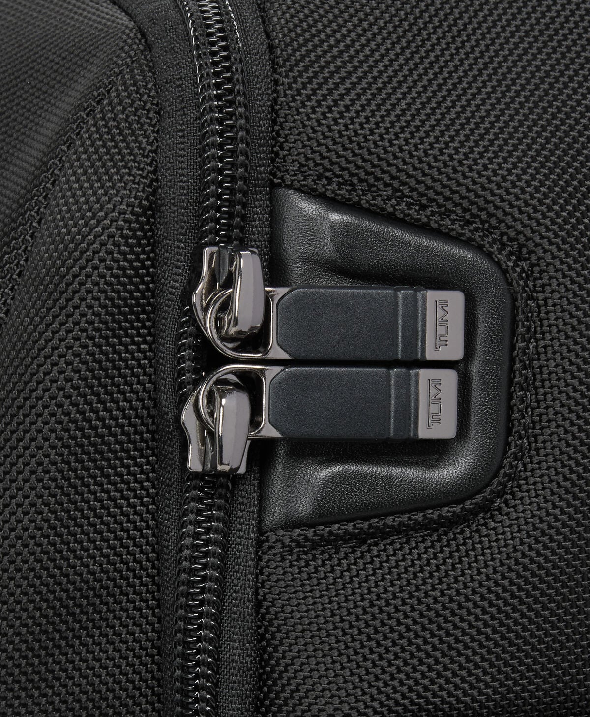 Alpha Medium 15" Expandable Briefcase