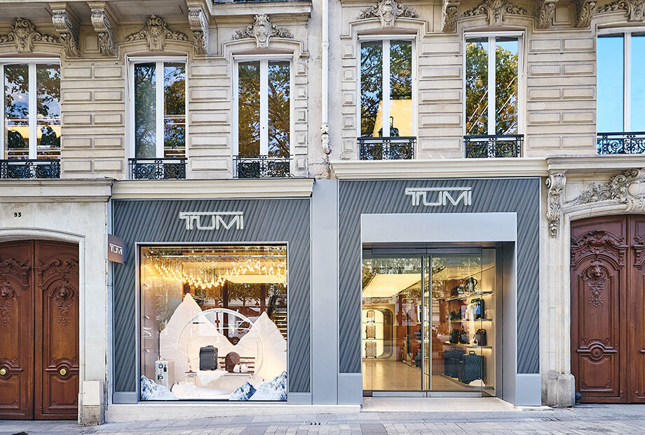 TUMI Store - Champs-&Eacute;lys&eacute;es