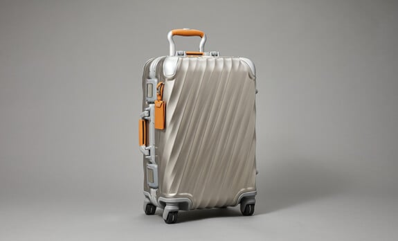 Tumi 19 Degree Aluminium - Silver International Carry-on